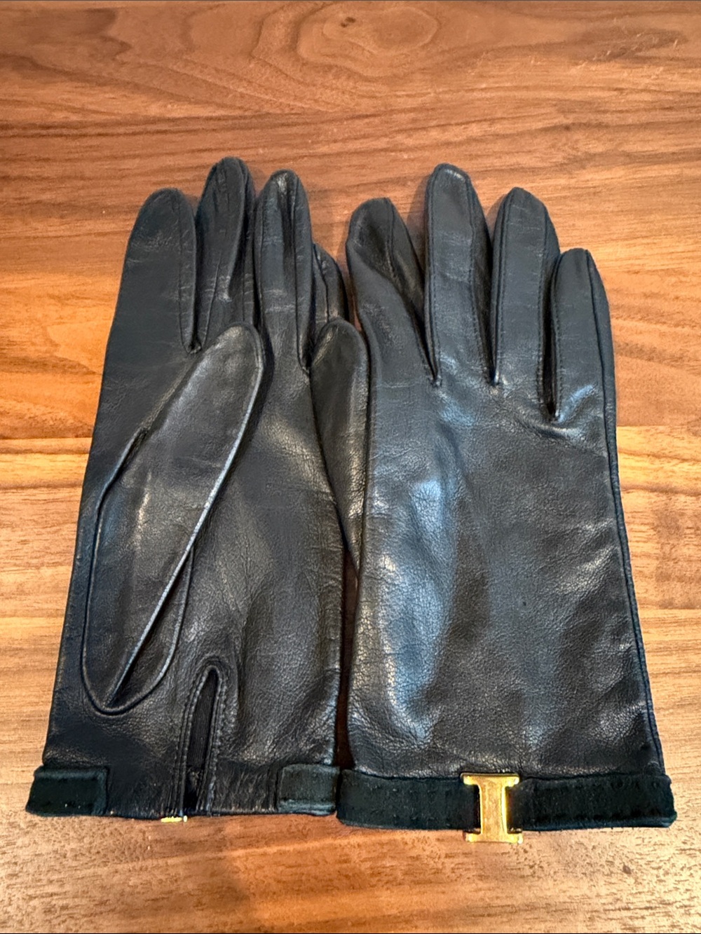 Saks Fifth Avenue Black Leather Gloves with Gold Accent Size 7.5